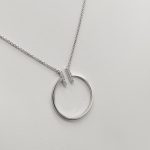 Ezüst nyaklánc kör medállal