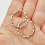 Sárga-fehér arany csavart karika fülbevaló