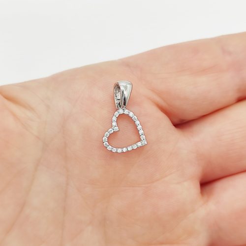 Ezüst köves szív medál