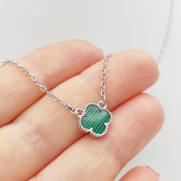 Ezüst nyaklánc zöld lóhere medállal