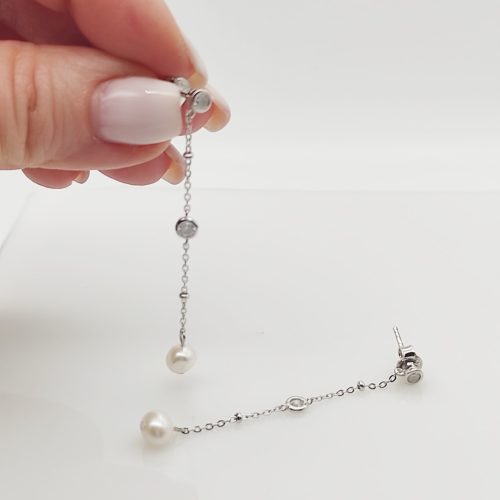 Ezüst elegáns gyöngyös fülbevaló