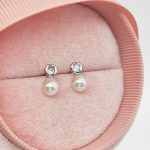 Ezüst szolíd kis gyöngyös fülbevaló