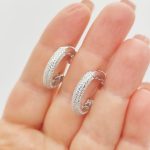 Ezüst szikrázó köves félkarika fülbevaló