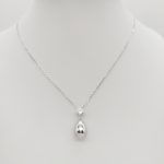Ezüst nyaklánc modern csepp medállal