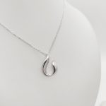 Ezüst nyaklánc elegáns medállal