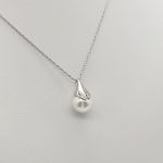 Ezüst nyaklánc nagy gyöngy medállal