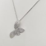 Ezüst nyaklánc szikrázó virág medállal