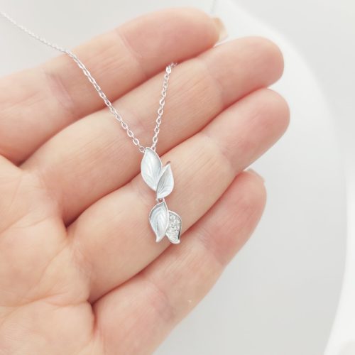 Ezüst nyaklánc levél medállal