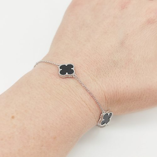 Ezüst karlánc 3 fekete lóhere medállal