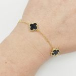 Aranyozott ezüst karlánc 3 fekete lóhere medállal