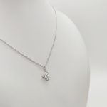 Ezüst nyaklánc modern köves -gyöngyös medállal