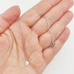 Ezüst nyaklánc modern köves -gyöngyös medállal