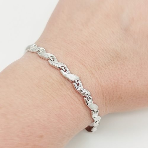 Ezüst metszett mintás karlánc