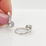 Ezüst buttonos köves fülbevaló