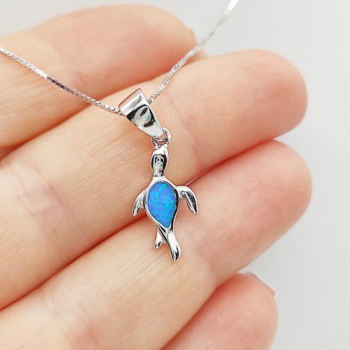 Ezüst nyaklánc kék opál teknős medállal