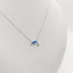 Ezüst nyaklánc kék opál delfin medállal