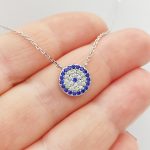 Ezüst nyaklánc kék-fehér köves medállal