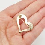 Sárga arany szív alakú bross