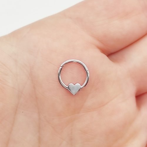 Fehér arany szív piercing