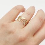 Sárga arany leveles-indás gyűrű cirkóniákkal