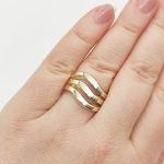 Sárga arany modern hullámos gyűrű