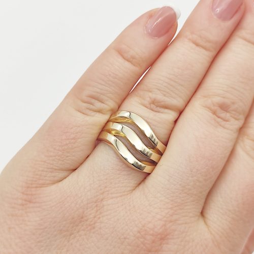 Sárga arany modern hullámos gyűrű