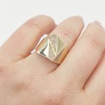 Sárga arany extravagáns gyűrű cirkóniákkal