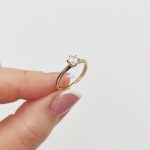 Sárga arany egy köves gyűrű