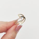 Sárga arany modern gyűrű cirkóniákkal