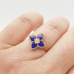 Sárga arany gyűrű kék virággal