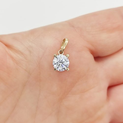 Sárga arany egy köves medál