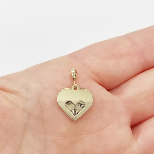 Sárga arany metszett szív medál