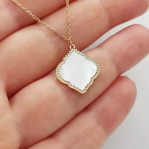 Sárga arany nyaklánc gyöngyház medállal