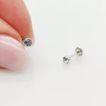 Fehér arany buttonos kék köves fülbevaló