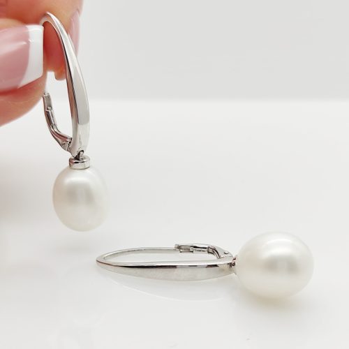 Fehér arany elegáns fülbevaló gyönggyel