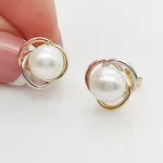 Trikolor arany fülbevaló gyönggyel