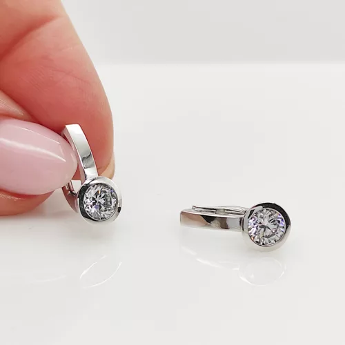 Fehér arany egy köves fülbevaló