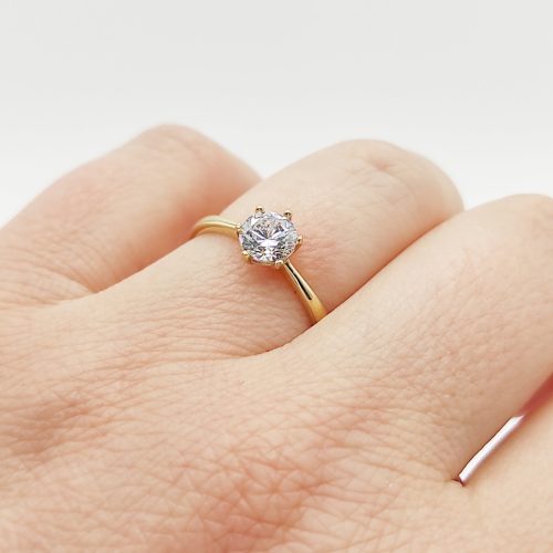 Sárga arany egy köves gyűrű