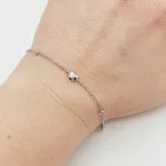 Fehér arany karlánc szívekkel és cirkóniával