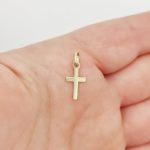 Sárga arany metszett kereszt medál