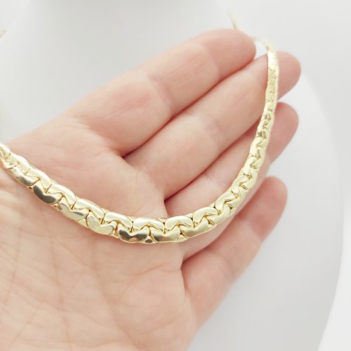 Sárga arany kobra nyakék