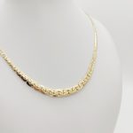 Sárga arany kobra nyakék