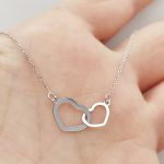 Fehér arany nyaklánc dupla szív medállal