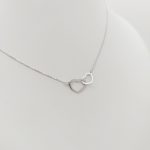 Fehér arany nyaklánc dupla szív medállal