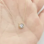 Sárga arany egy köves buttonos nyaklánc