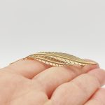 Sárga arany levél formájú kitűző/bross