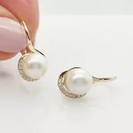 Sárga arany elegáns fülbevaló gyönggyel