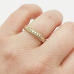 Sárga arany csavart köves gyűrű