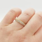 Sárga arany csavart köves gyűrű