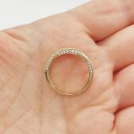 Sárga arany csavart köves gyűrű